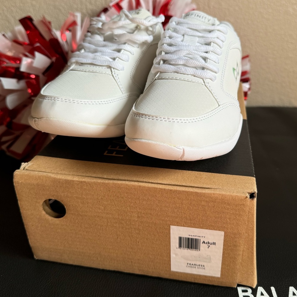 Cheer shoes good for practice, Nfinity fearless Adult size 7 new in box